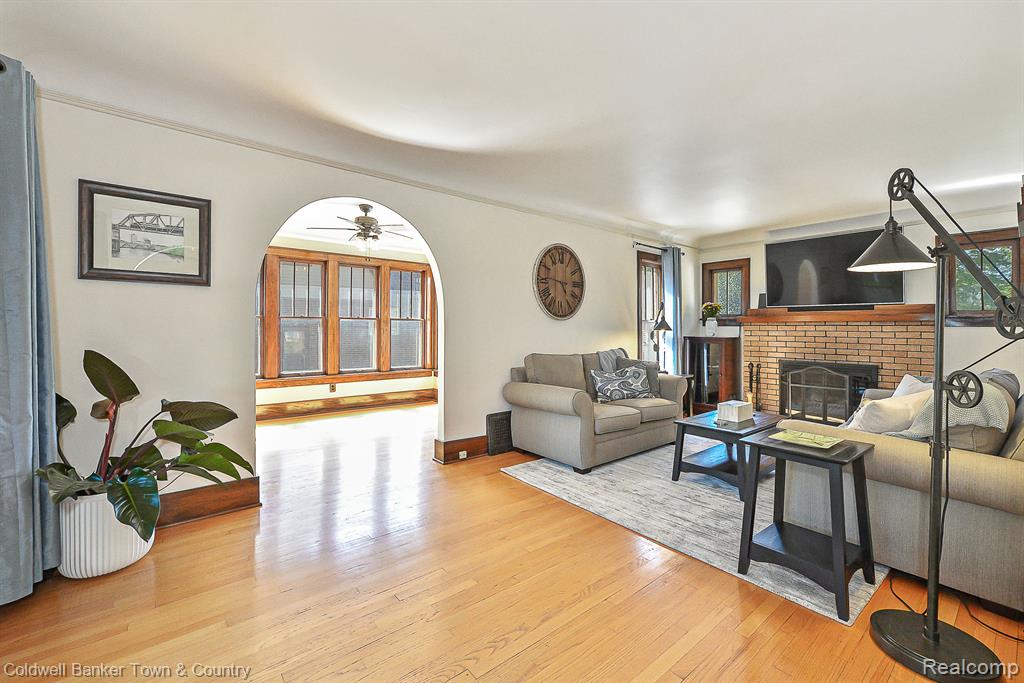 725 E GRAND RIVER Avenue, Fowlerville, MI 48836 — Photo 13