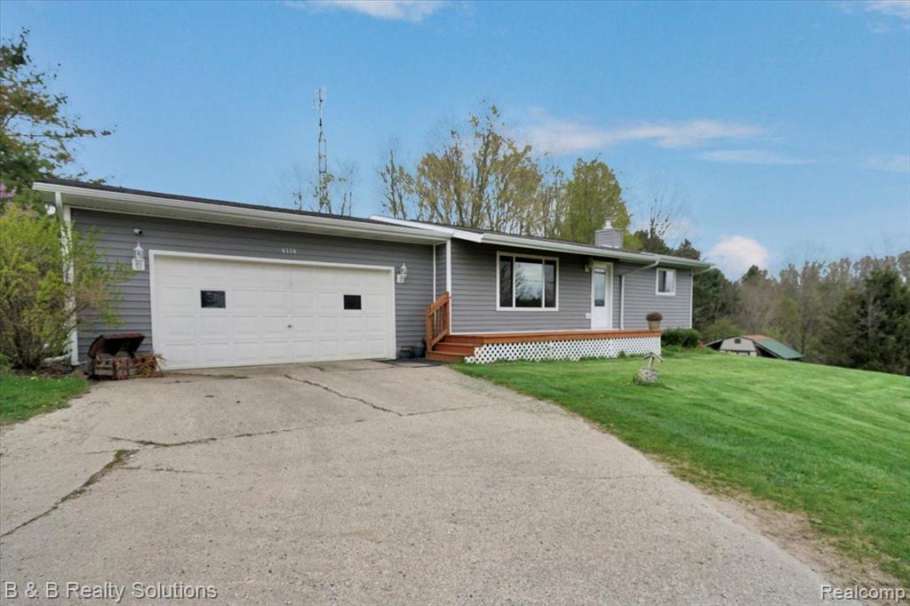 4114 COLUMBIAVILLE Road, Columbiaville, MI 48421 — Photo 2