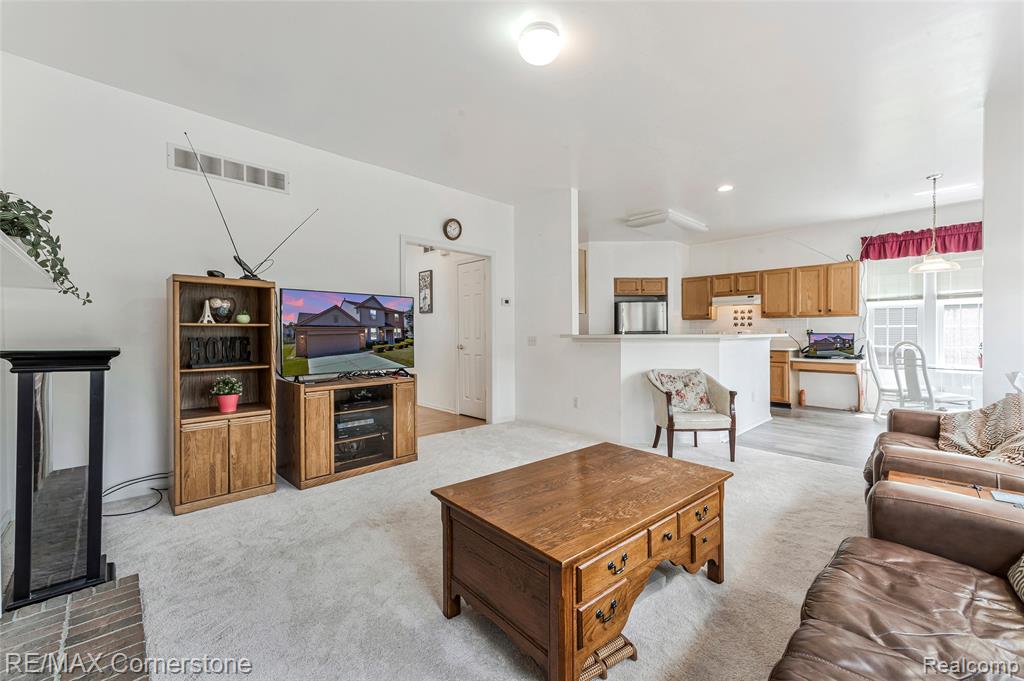 8307 Parkside Drive, Westland, MI — Photo 17