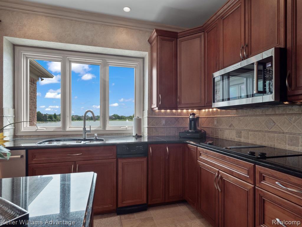 18328 Clairmont Circle E, Northville, MI 48168 — Photo 18