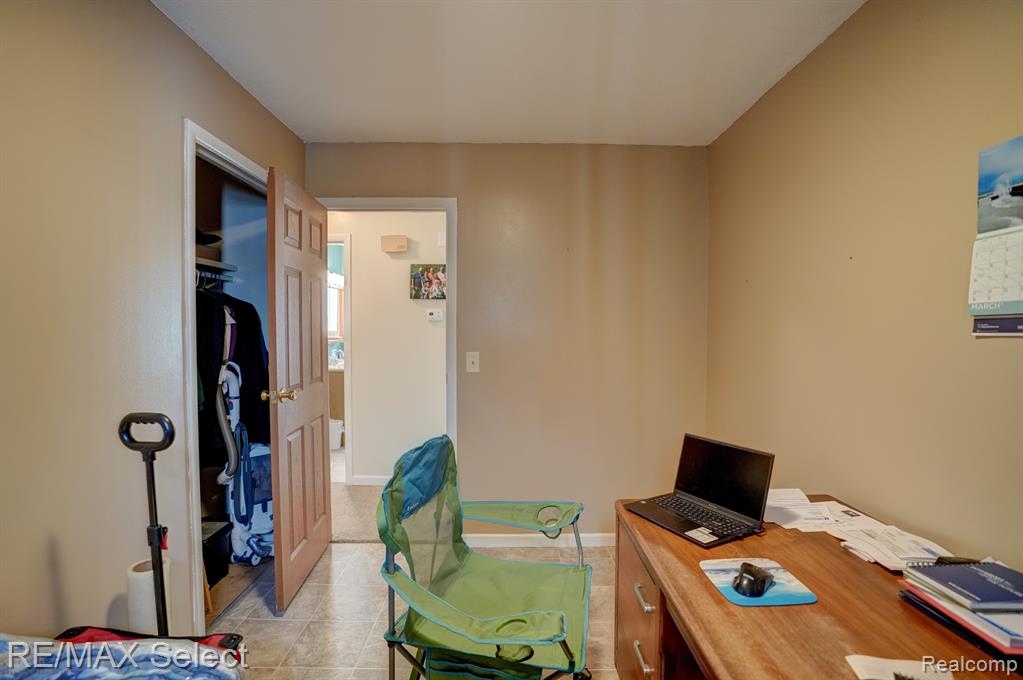 502 W BENJAMIN Street, Linwood, MI 48634 — Photo 15