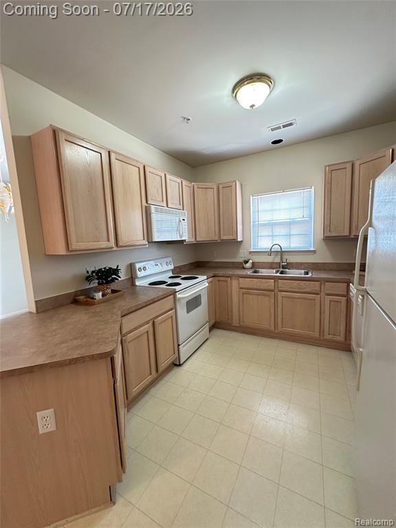 5210 Addington Drive, Commerce Twp, MI 48390 — Photo 9