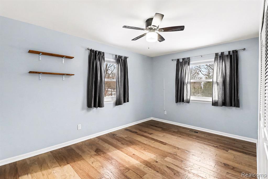 451 6 Mile Road, Whitmore Lake, MI 48189 — Photo 15