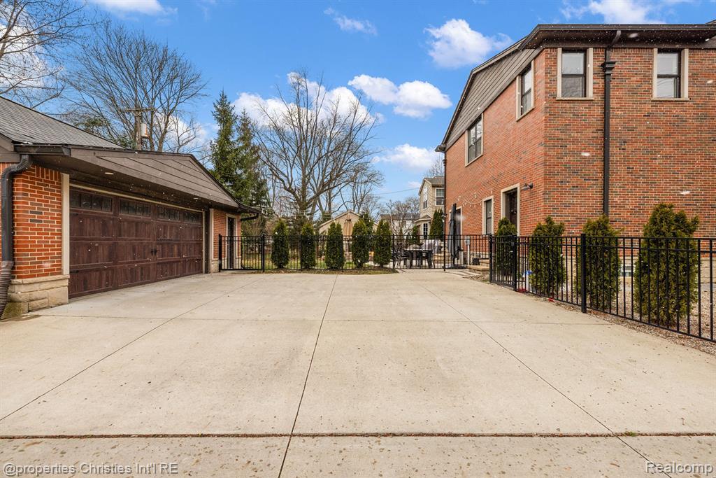 13103 KINGSTON Avenue, Huntington Woods, MI — Photo 5