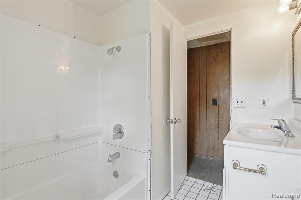 43625 Harris Road, Belleville, MI 48111 — Photo 25