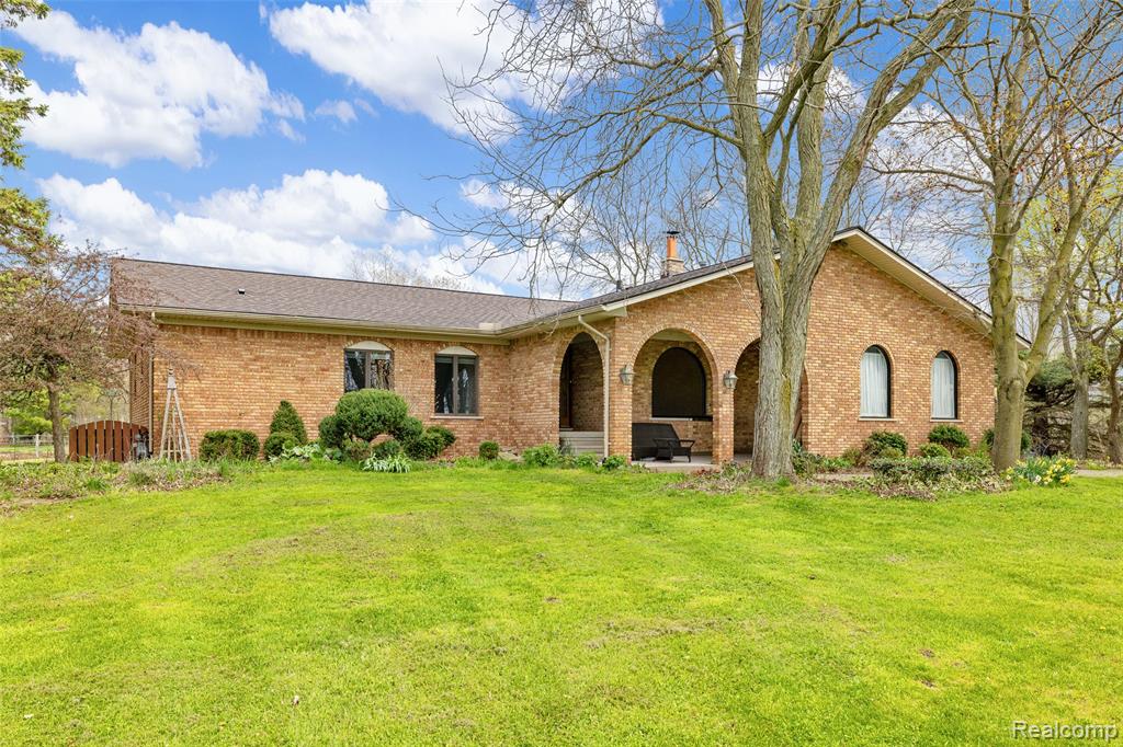 4425 Bethuy Road, Casco, MI 48064 — Photo 9