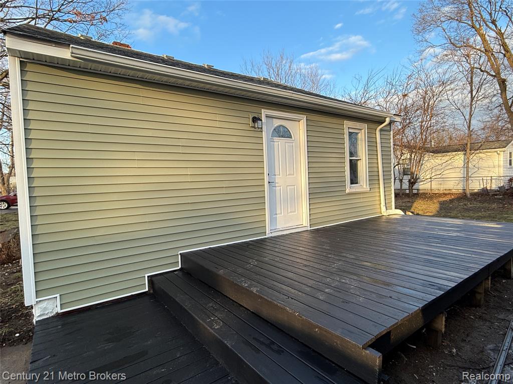2098 E Scottwood Avenue, Burton, MI 48529 — Photo 4