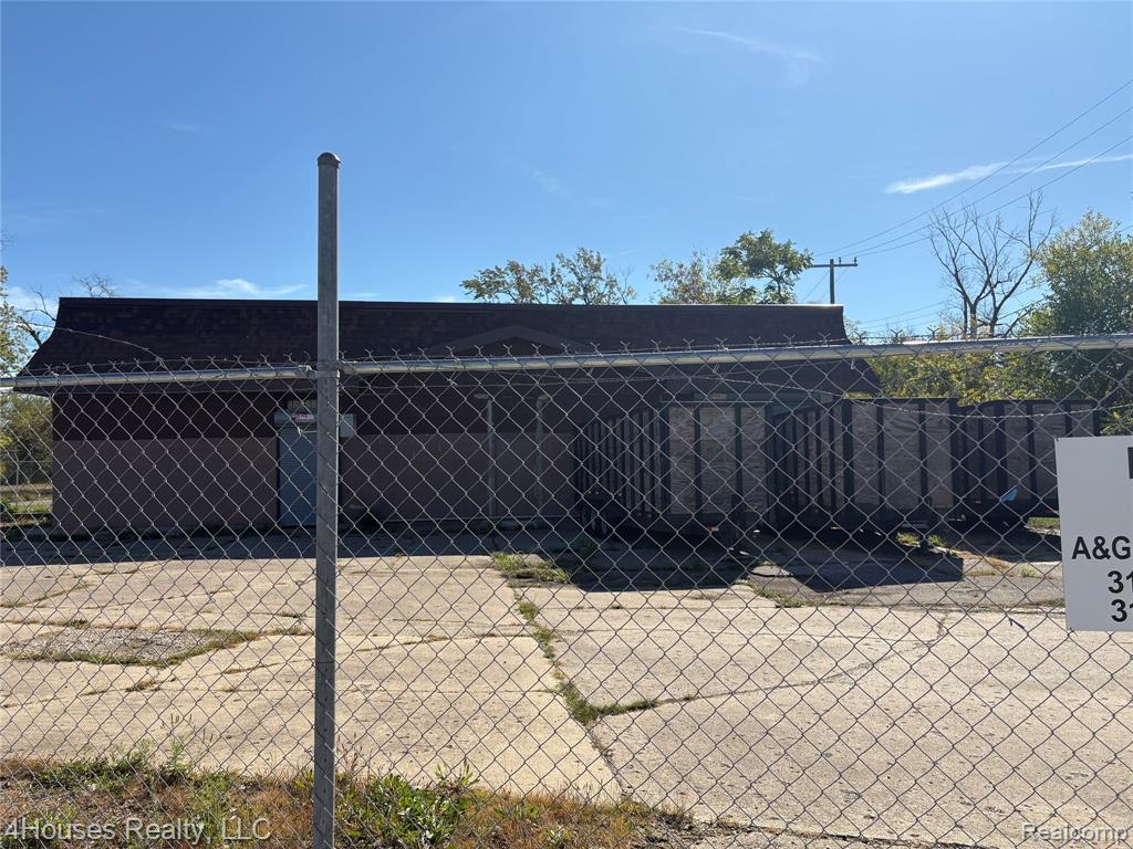 12930 E McNichols Road, Detroit, MI 48205