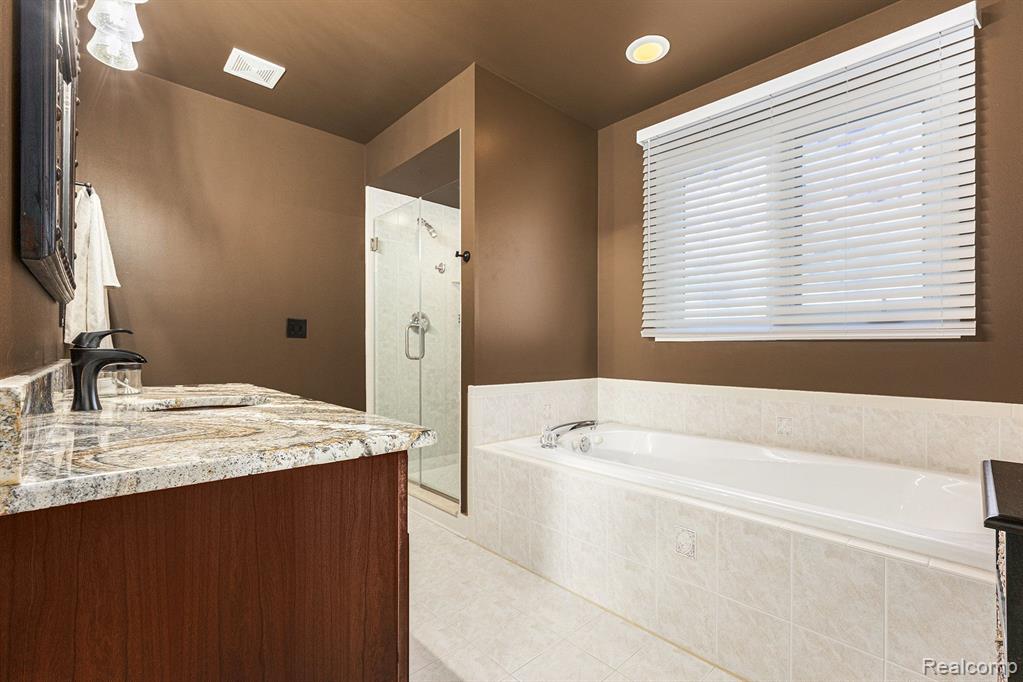 54550 CABRILLO Drive, Macomb, MI 48042 — Photo 15