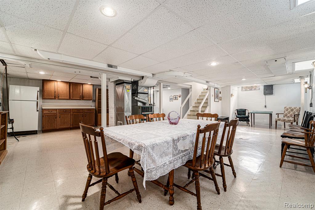 916 N Rosevere Avenue, Dearborn, MI 48128 — Photo 15