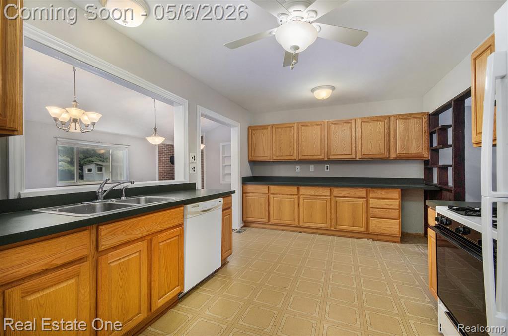 12161 Della Drive, Brighton, MI 48114 — Photo 8