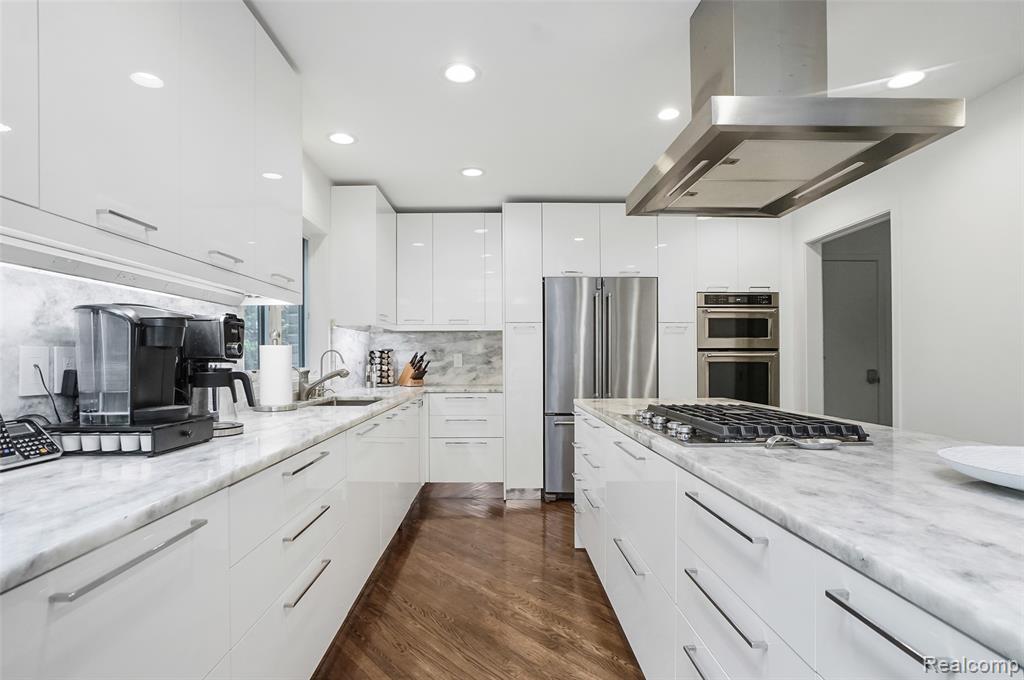 4766 Overton Cove, Bloomfield Hills, MI 48302 — Photo 17