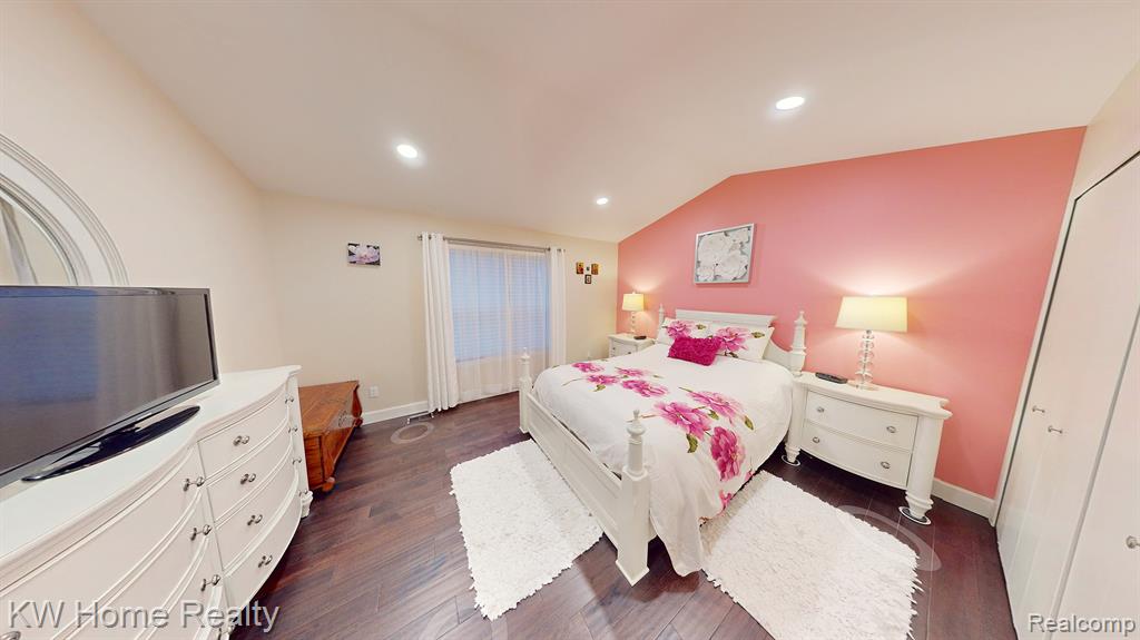 190 WINDING Brook, Commerce Twp, MI 48390 — Photo 25