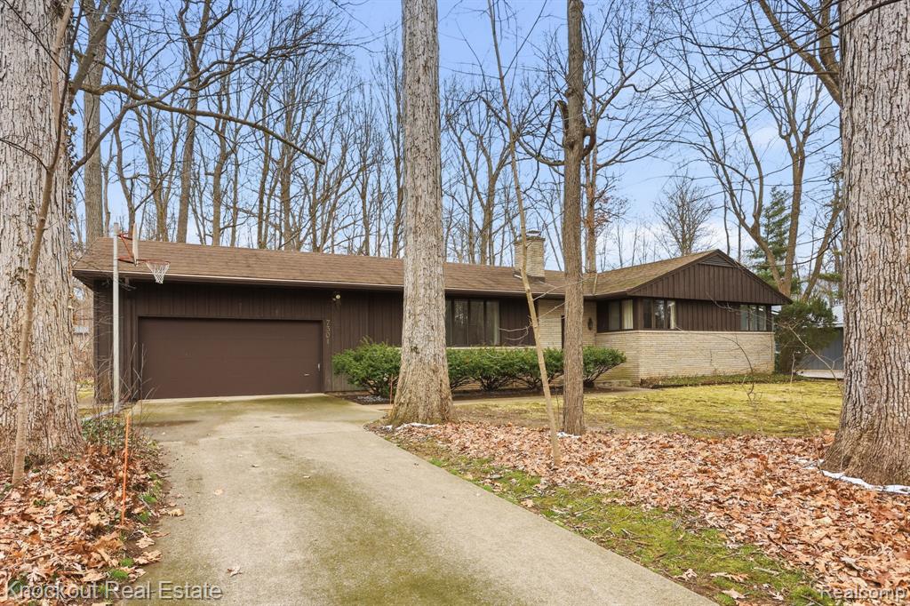 7301 W Ronrick Place, Frankenmuth, MI 48734 — Photo 2