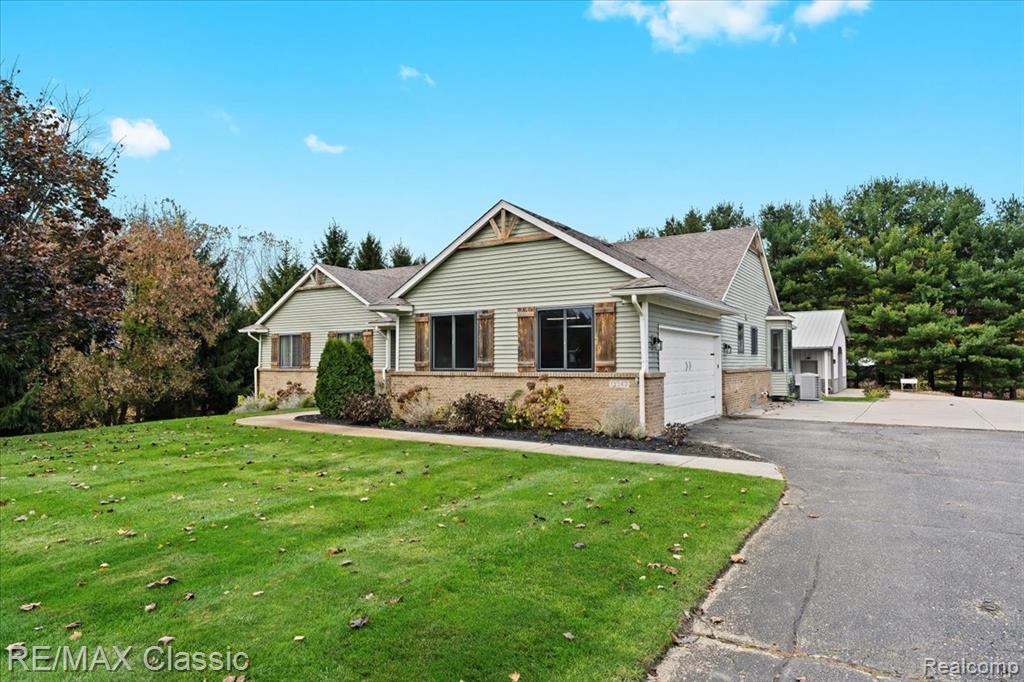 13947 Hearthstone Lane, Hartland, MI 48353 — Photo 2