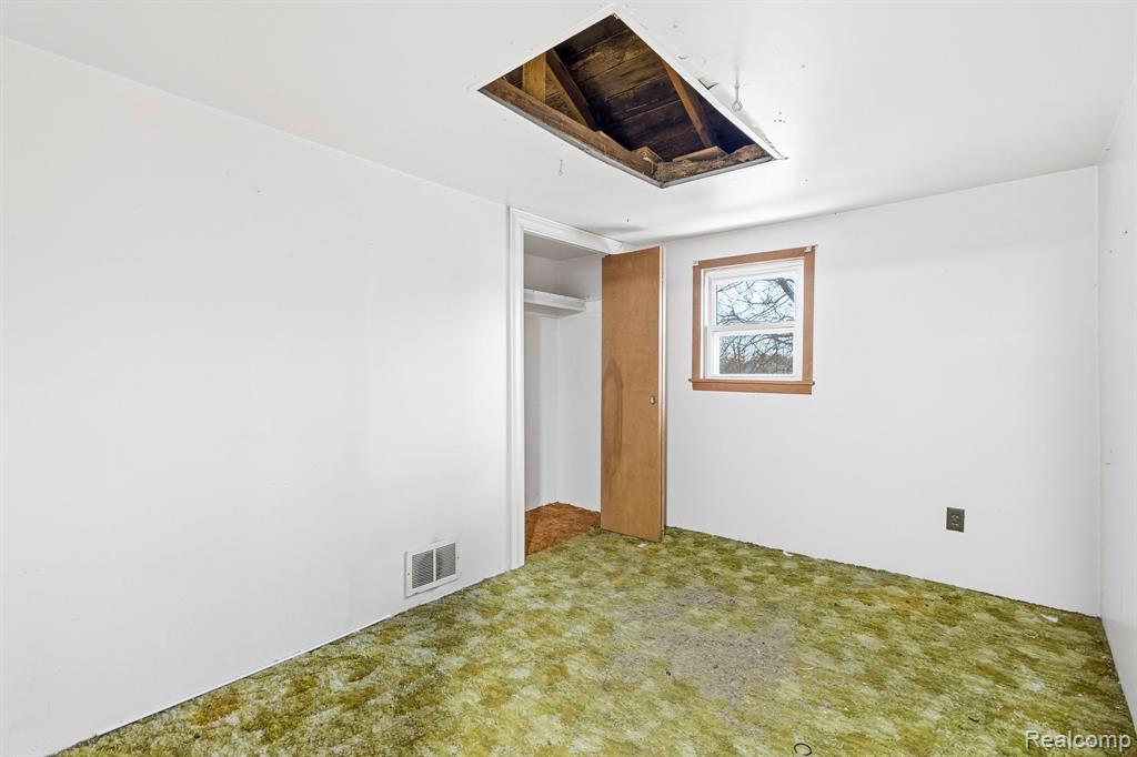 657 Lucille Drive, Wolverine Lake, MI 48390 — Photo 29