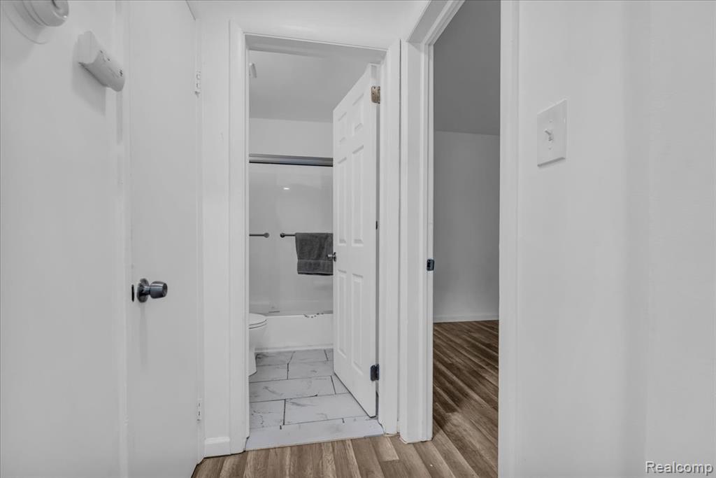 6837 Middlebelt Road, Romulus, MI 48174 — Photo 10