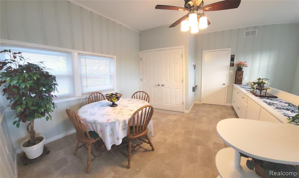 5025 N Hickory Ridge Road, Highland, MI — Photo 3