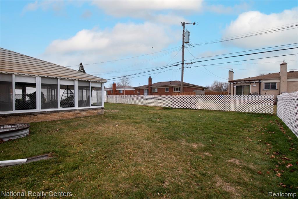 4760 Red Maple Drive, Warren, MI 48092 — Photo 33