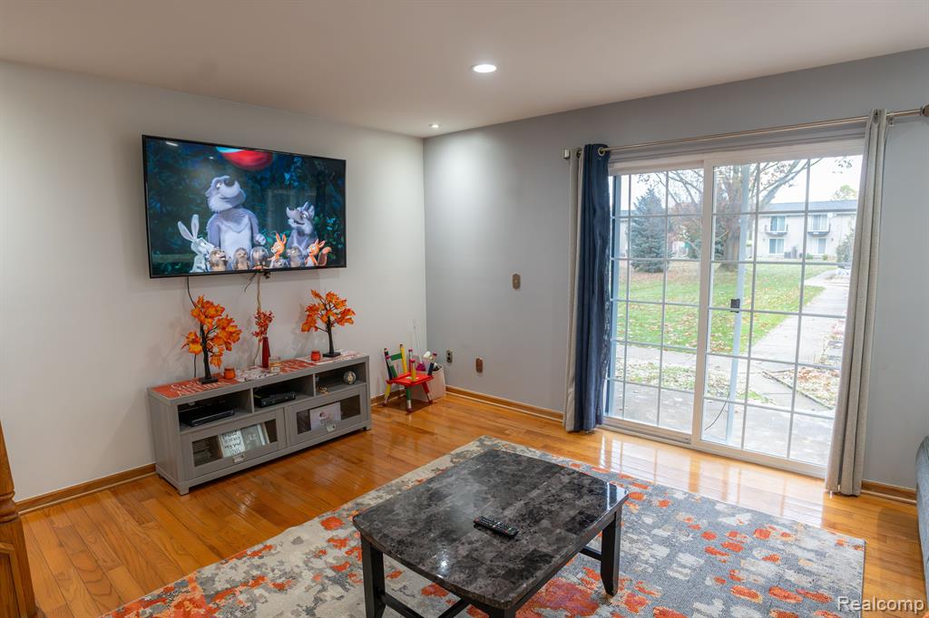 4468 15 MILE Road, 104, Sterling Heights, MI 48310 — Photo 3