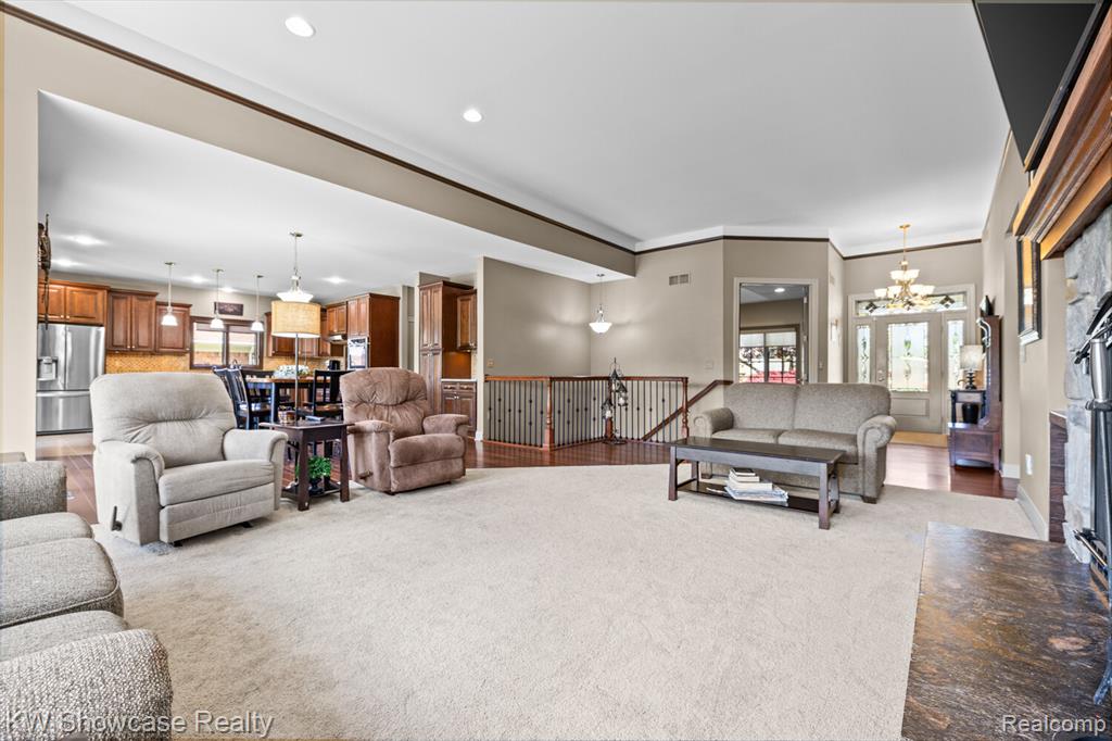 3348 Kingsway Drive, Highland, MI 48356 — Photo 10