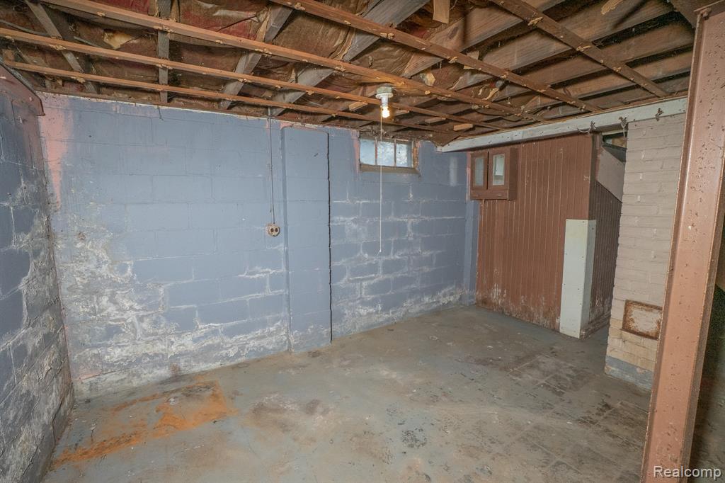 19140 ALGONAC Street, Detroit, MI 48234 — Photo 21