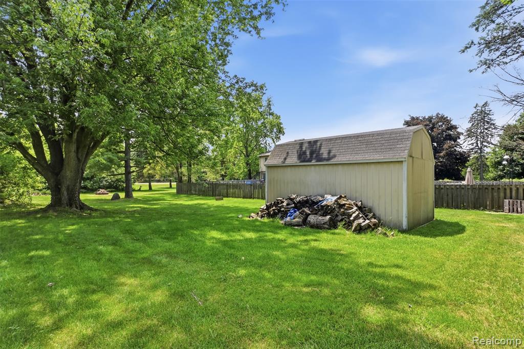 4482 Pleasant Valley Road, Brighton, MI 48114 — Photo 25