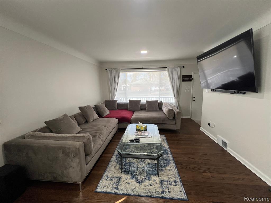 5120 CANTERBURY Lane, Warren, MI 48092 — Photo 11