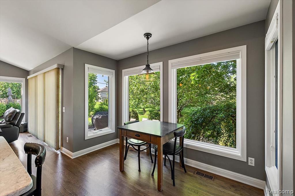 6591 Tree Knoll Drive, Troy, MI 48098 — Photo 16