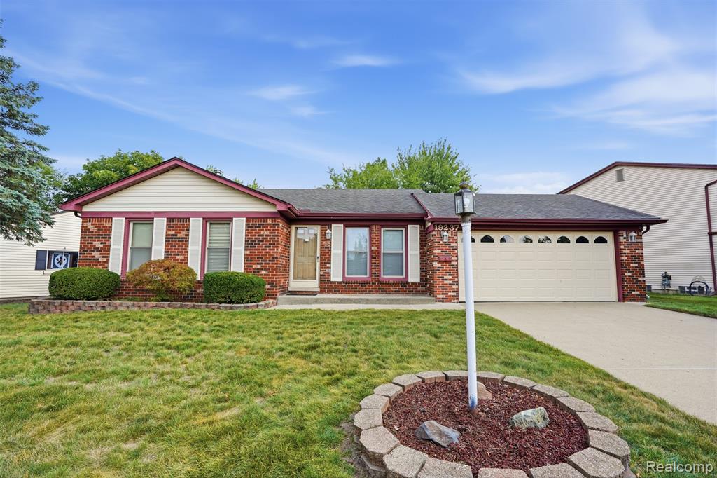 19237 Arlington Drive, Woodhaven, MI 48183