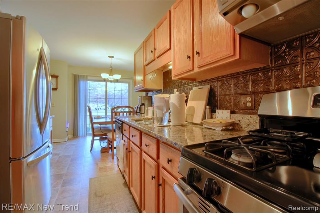 2759 Maple Forest Drive, Wixom, MI 48393 — Photo 11