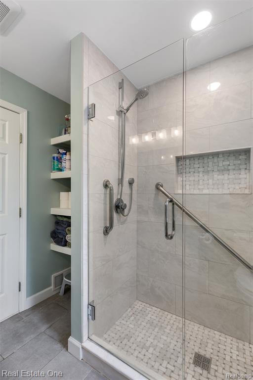 1045 Clara Street, Commerce Twp, MI 48390 — Photo 23