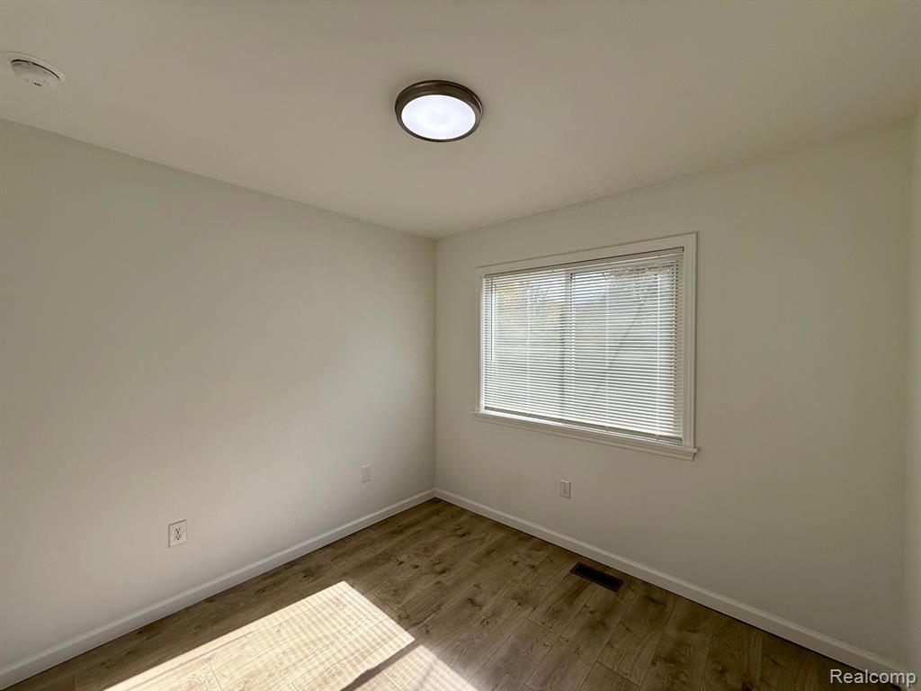 45949 Bontekos Avenue, Belleville, MI 48111 — Photo 27