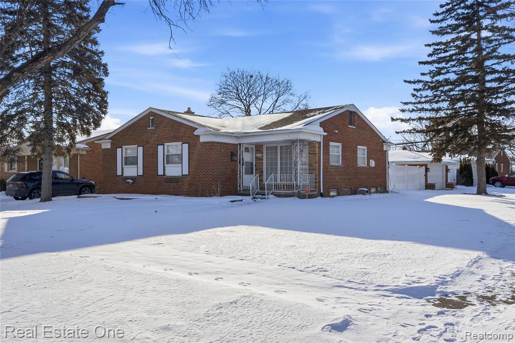 6341 N Charlesworth Street, Dearborn Heights, MI 48127 — front exterior