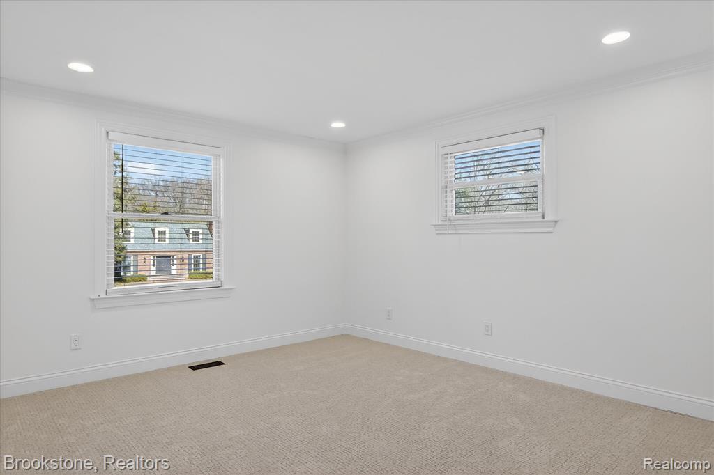 754 N Valley Chase Road, Bloomfield Hills, MI 48304 — Photo 26