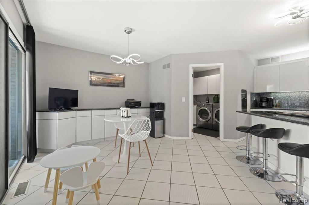 7570 Danbury Circle, West Bloomfield, MI — Photo 19