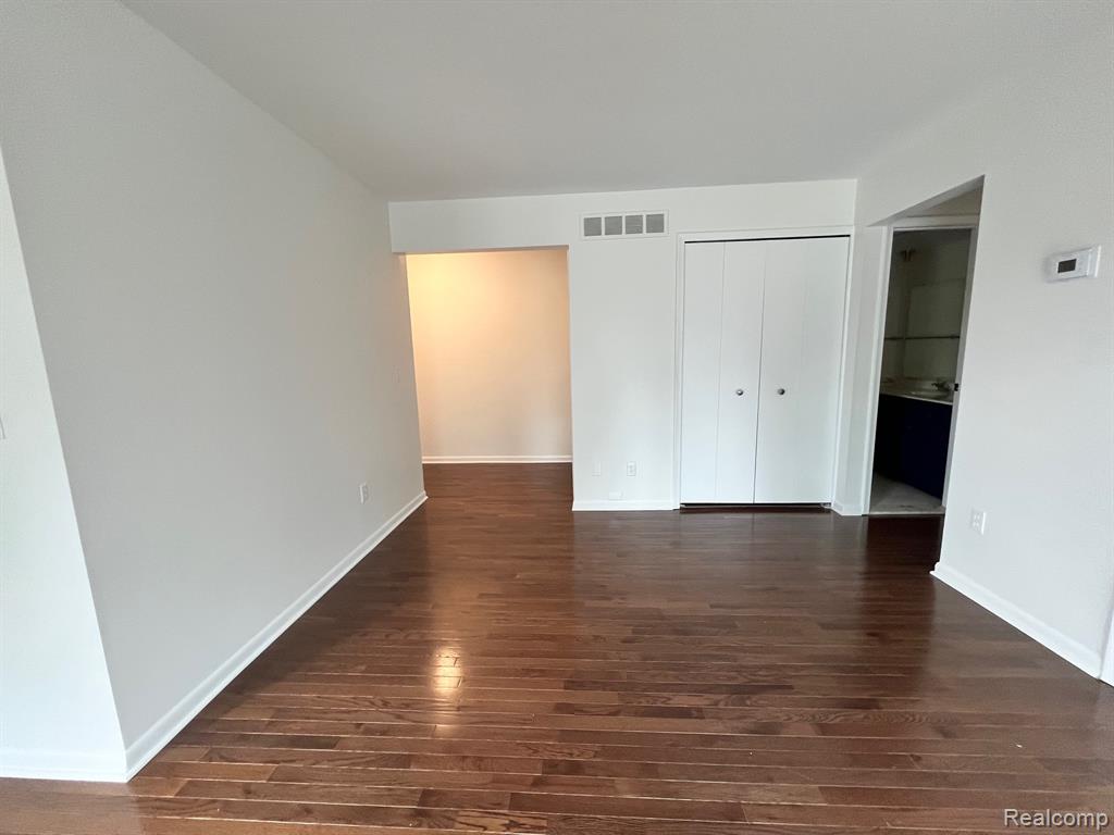 23025 Liberty Street, 13, Saint Clair Shores, MI 48080 — Photo 12