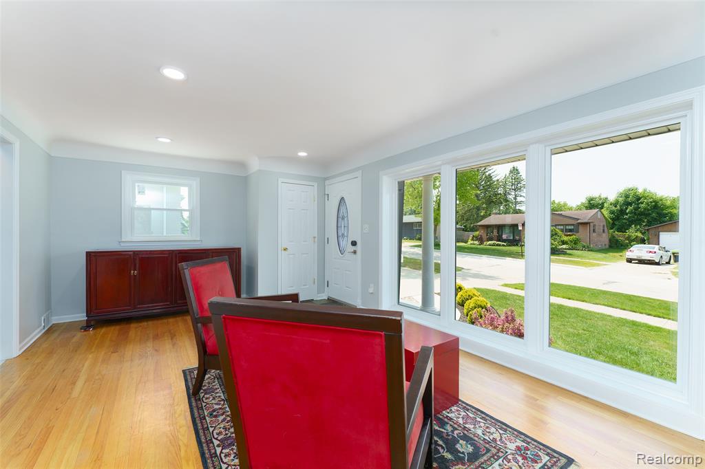 860 Friar Drive, Milford, MI 48381 — Photo 21