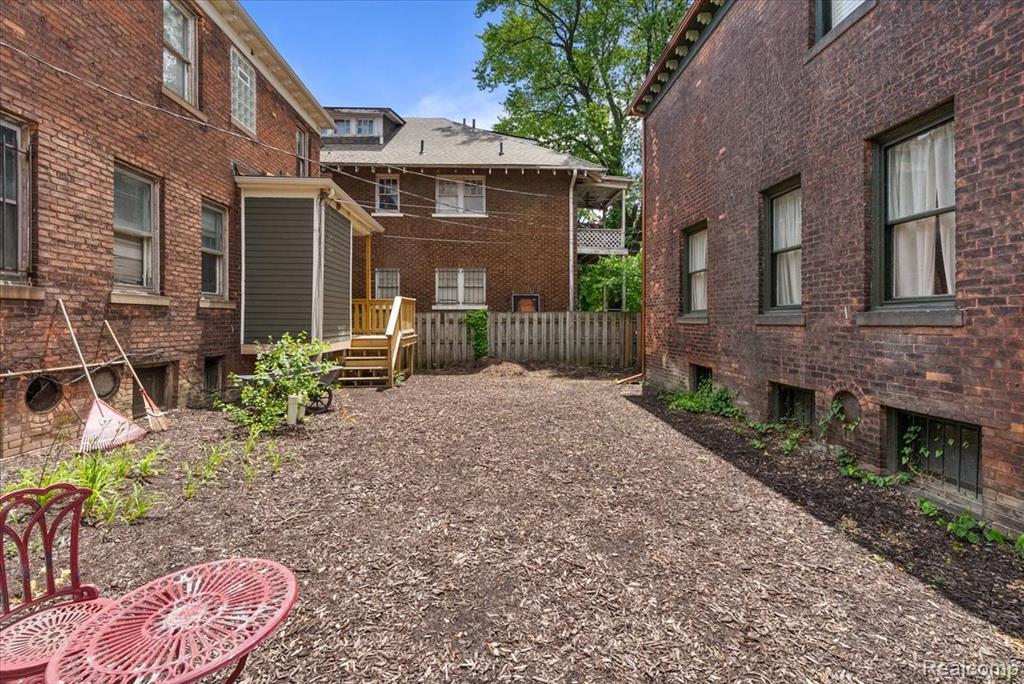 7950 E Lafayette Street, Detroit, MI 48214 — Photo 26