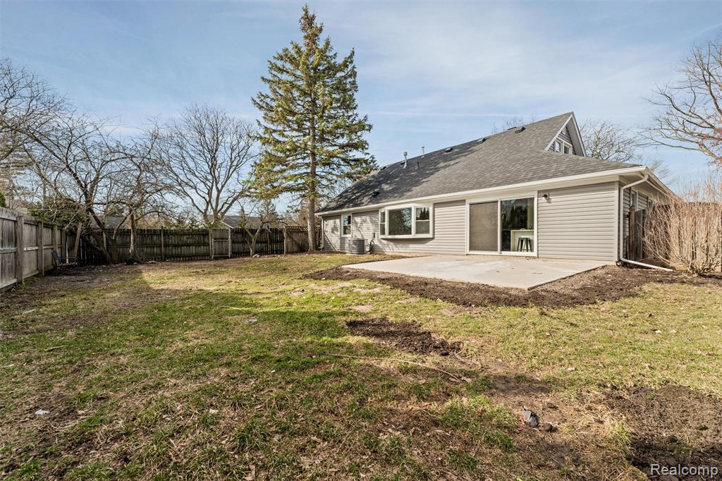 4824 Hyde Park Drive, Troy, MI 48085 — Photo 33