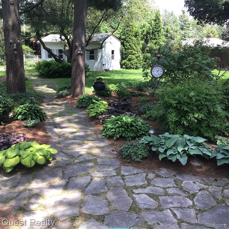 49830 SHELBY Road, Shelby Twp, MI 48317 — Photo 48