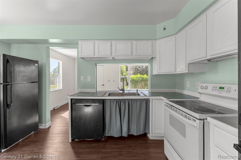 444 S Ridge Street, South Lyon, MI 48178 — Photo 12