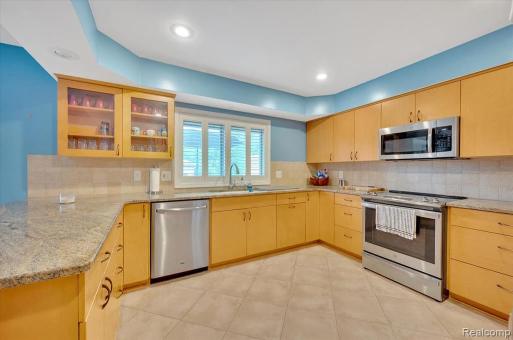 54549 Sherwood Lane, Shelby Twp, MI 48315 — Photo 11