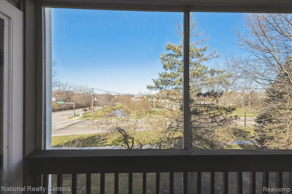 1490 FOX POINTE Circle, Ann Arbor, MI 48108 — Photo 34