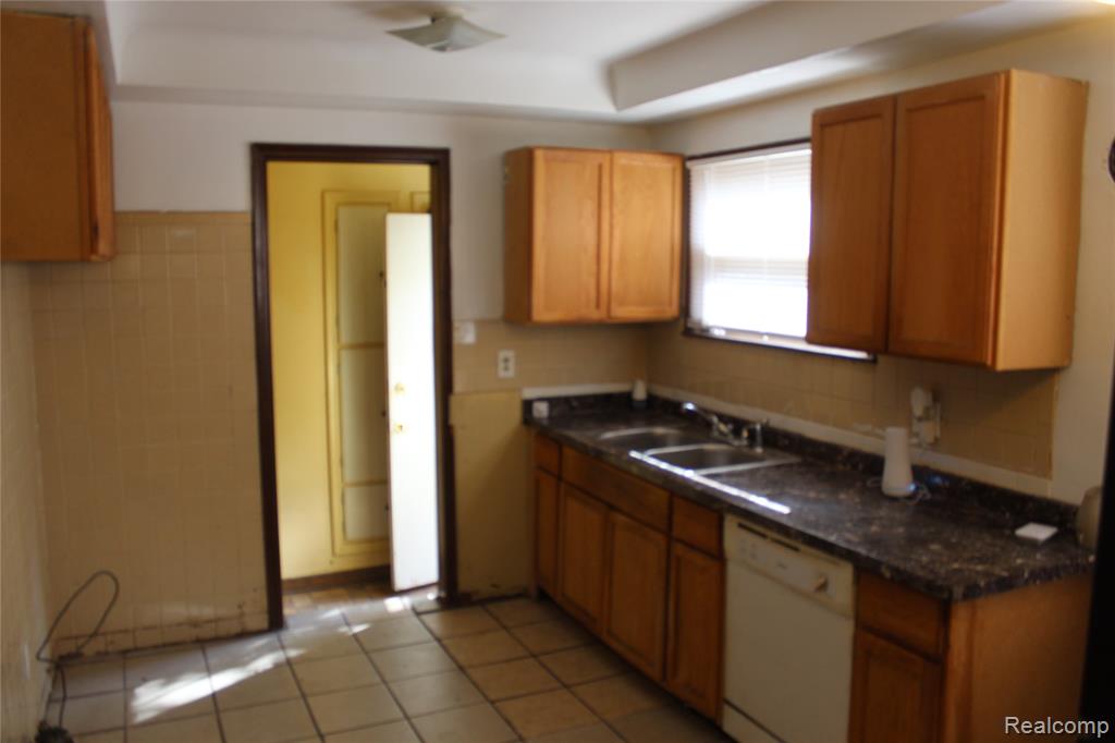 20310 Annchester Road, Detroit, MI 48219 — Photo 5