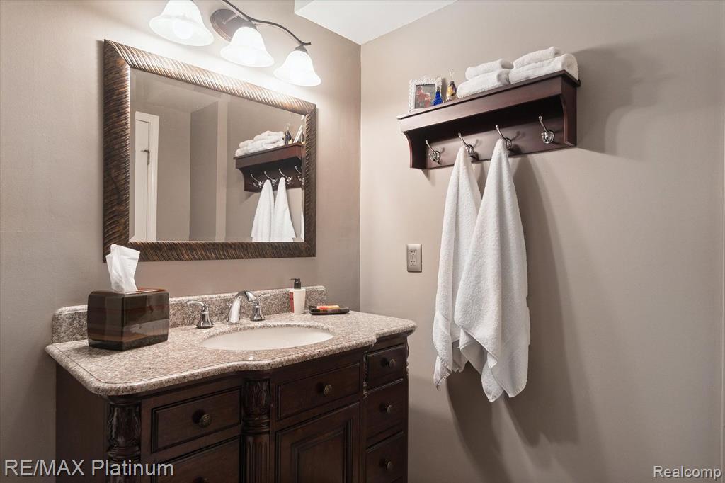 4355 Oak Pointe Drive, Brighton, MI 48116 — Photo 32