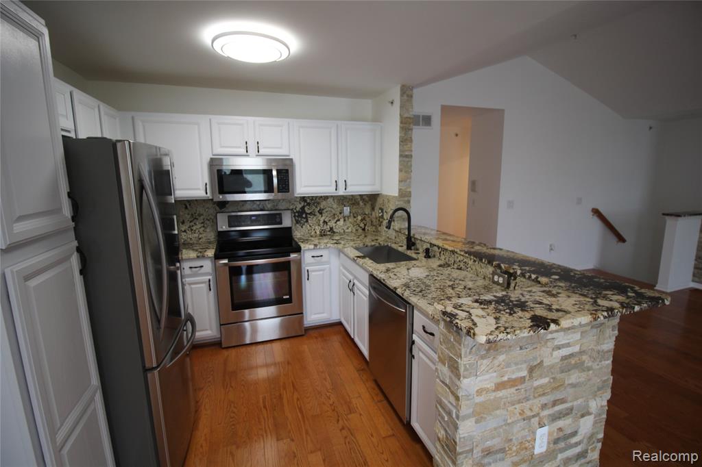 2224 Leighton Drive, Utica, MI 48317 — Photo 3