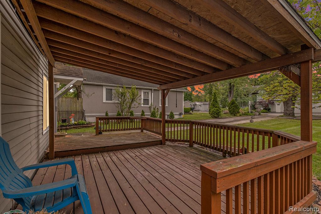 2305 Hester Court, Keego Harbor, MI 48320 — Photo 6