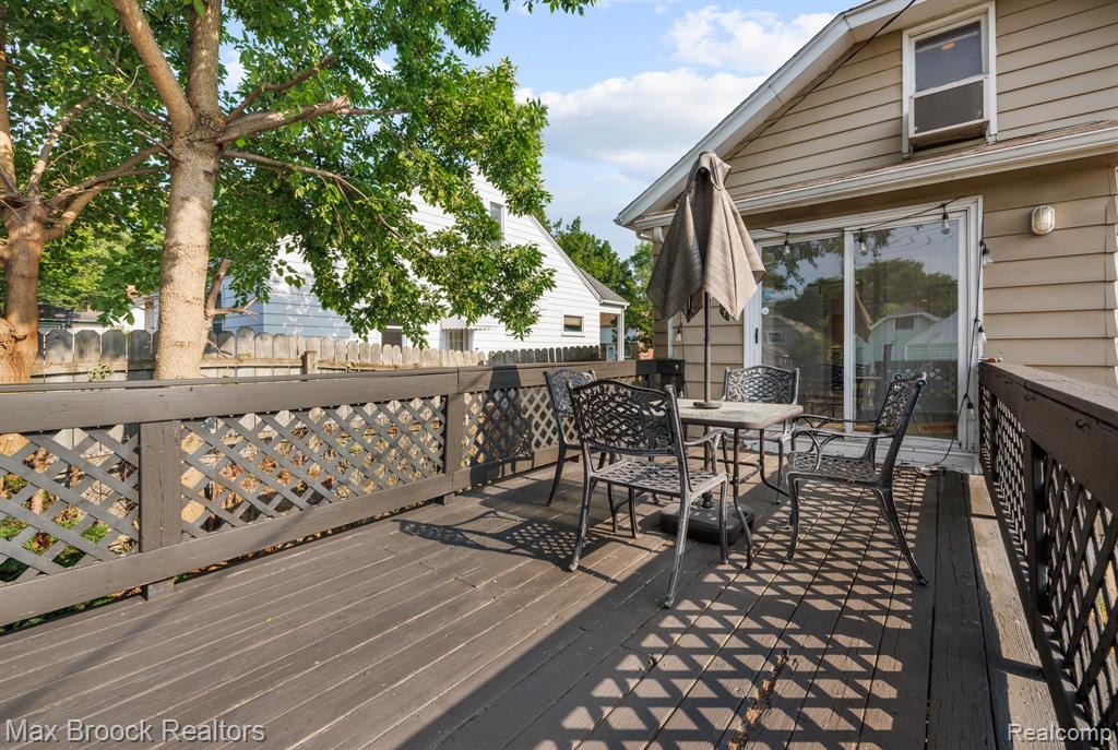 520 E Hazelhurst Street, Ferndale, MI 48220 — Photo 15