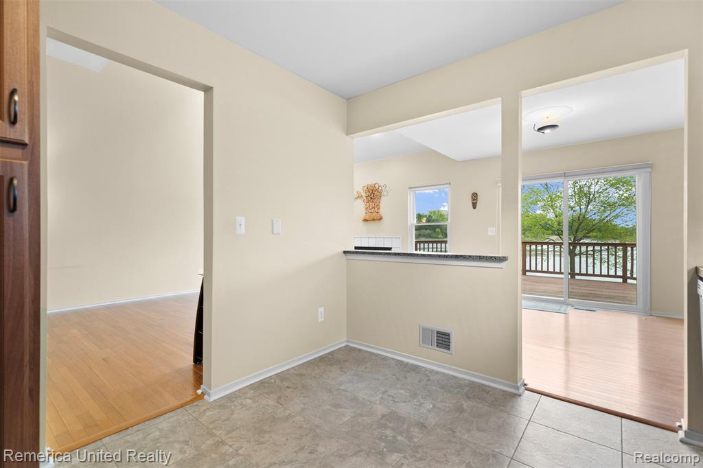 450 Berry Lake Drive, Commerce Twp, MI 48390 — Photo 14